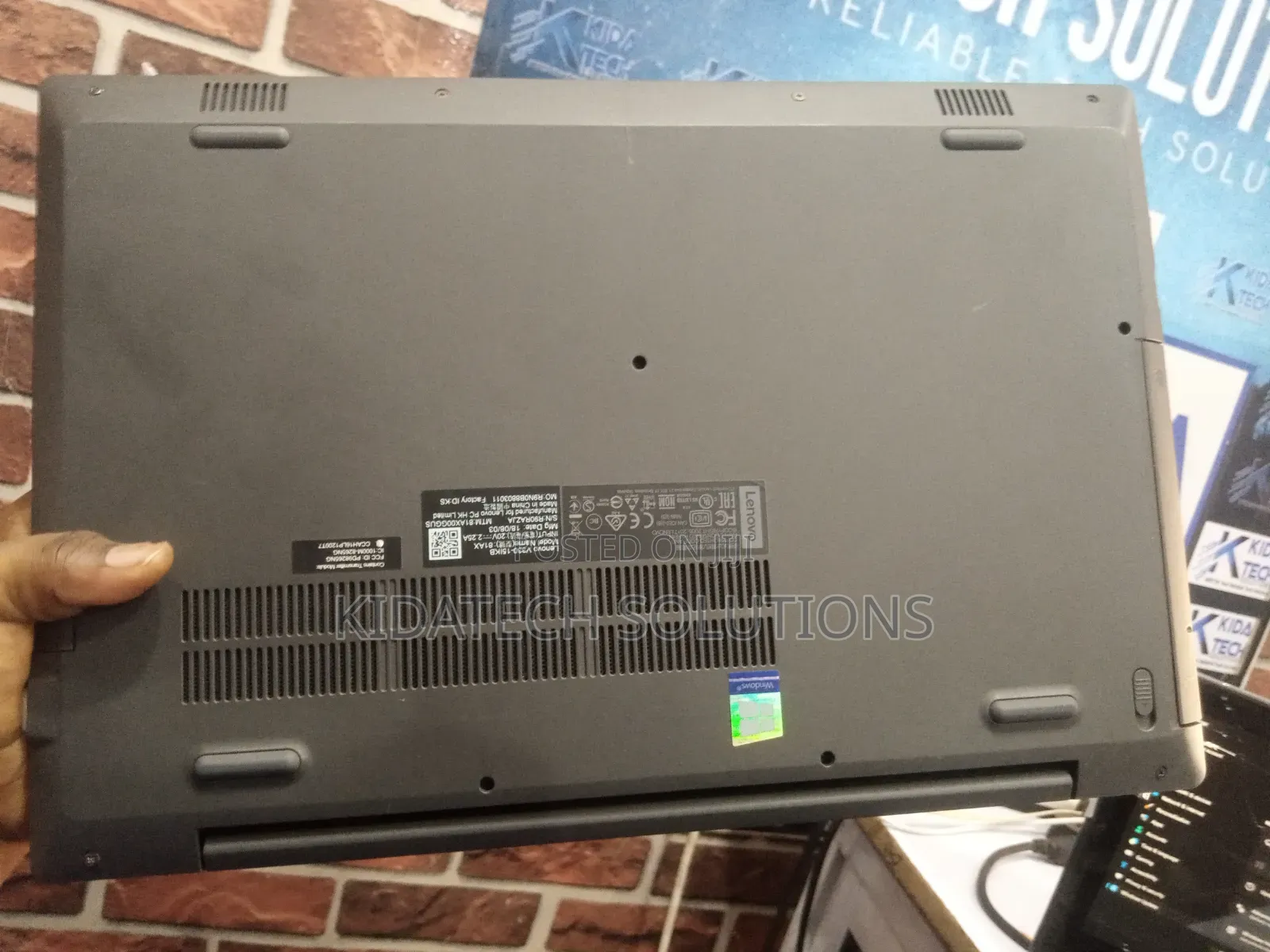 Laptop Lenovo V330 8GB Intel Core i5 SSD 256GB