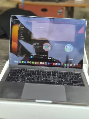 Laptop Apple MacBook Pro 2017 8GB Intel Core i5 SSHD (Hybrid) 128GB