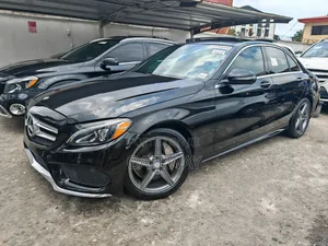 Mercedes-Benz C300 2016 Black