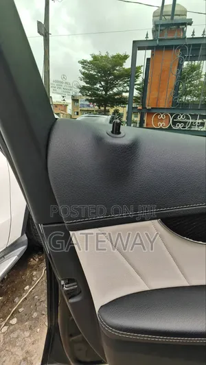 Mercedes-Benz C300 2016 Black
