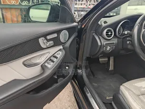 Mercedes-Benz C300 2016 Black