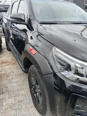 Toyota Hilux 2024 Black