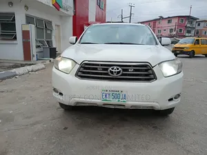 Toyota Highlander Limited 2010 White