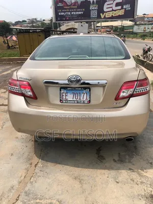 Toyota Camry 2010 Gold