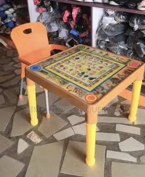 A Table and a Chair for Your Adorable (1set)