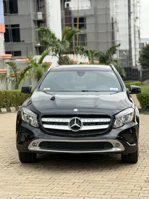 Mercedes-Benz GLA 250 2016 Black
