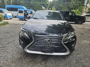 Lexus ES 2019 Blue