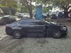 Lexus ES 2019 Blue