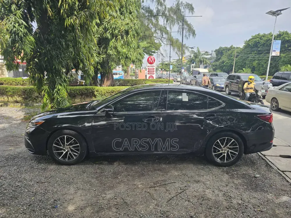 Lexus ES 2019 Blue