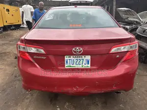 Toyota Camry SE Limited Edition 4dr Sedan (2.5L 4cyl 6A) 2012 Red