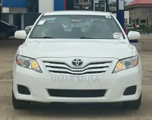 Toyota Camry LE 4dr Sedan (2.5L 4cyl 6AM) 2010 White