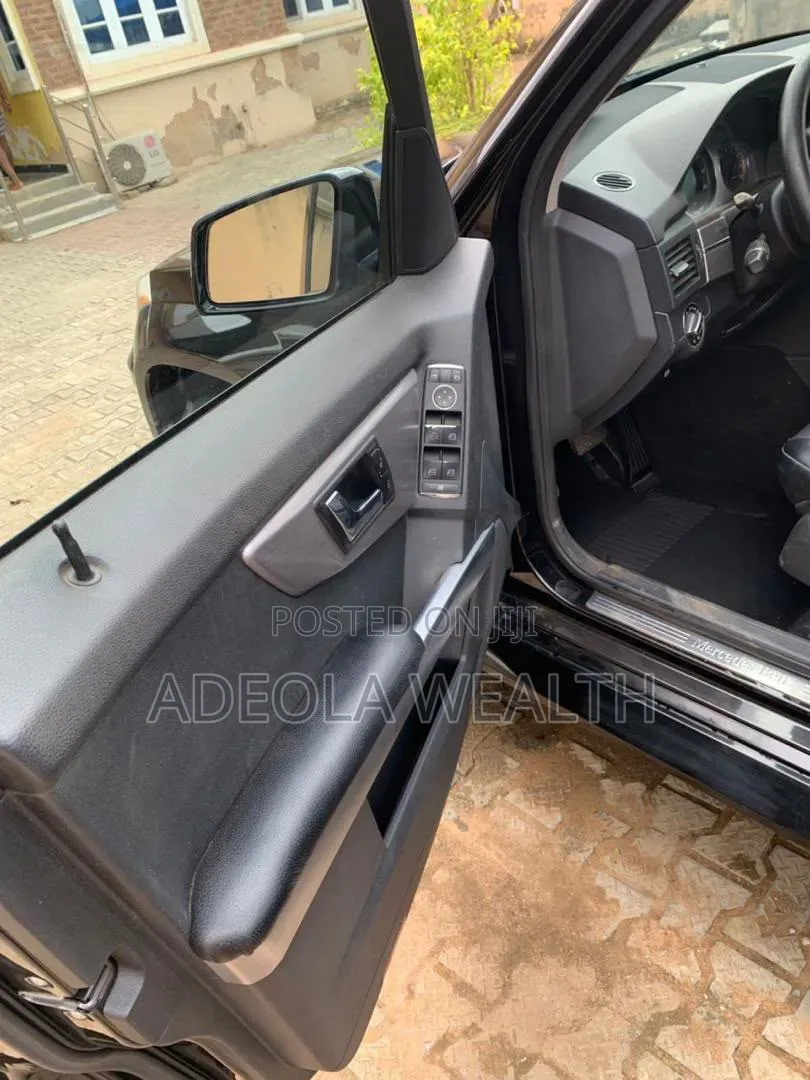 Mercedes-Benz GLK-Class 2010 Black