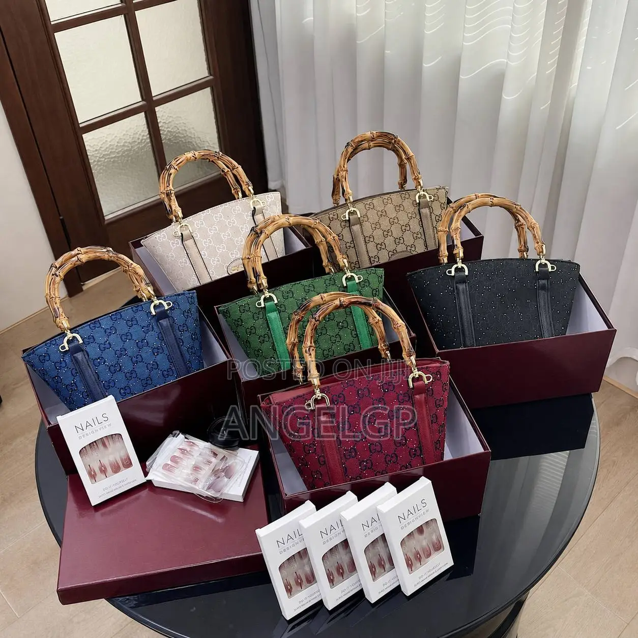 Gucci Handbag With Nail Set Fully Box