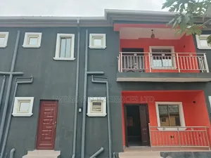 3bdrm Block of Flats in Magboro Estate, Berger for rent