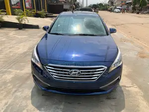 Hyundai Sonata Base Sedan FWD (2.4L 4cyl 6A) 2016 Blue
