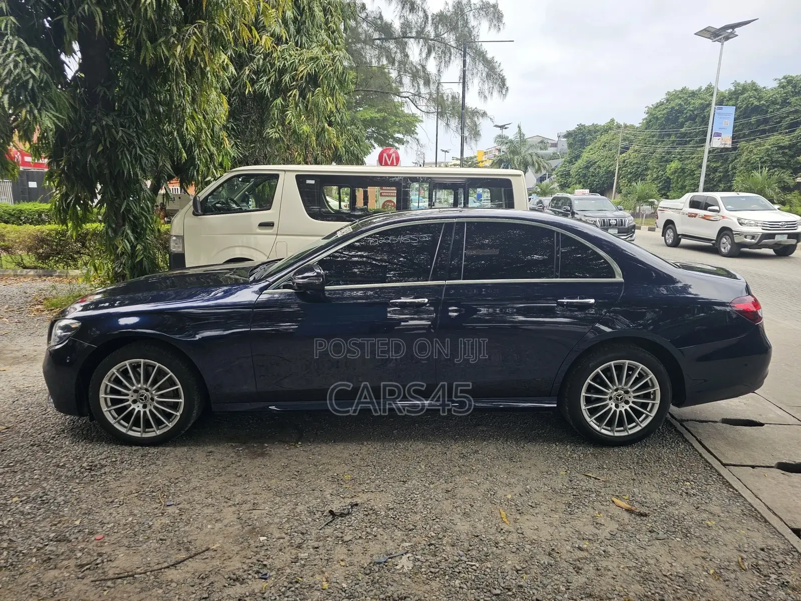Mercedes-Benz E350 2021 Blue
