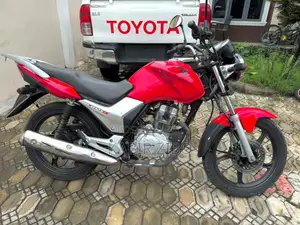 Honda CB 2018 Red