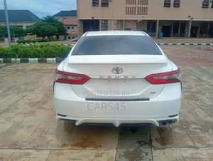 Toyota Camry 2018 White