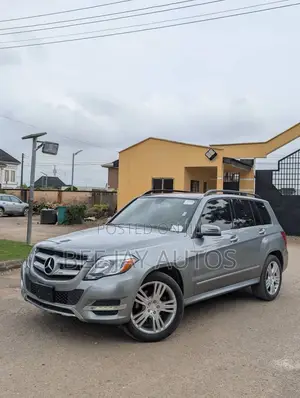 Mercedes-Benz GLK-Class Base GLK 350 4dr AWD 4MATIC (3.5L 6cyl 7A) 2015