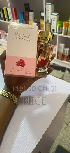 Weekend Berries Perfume