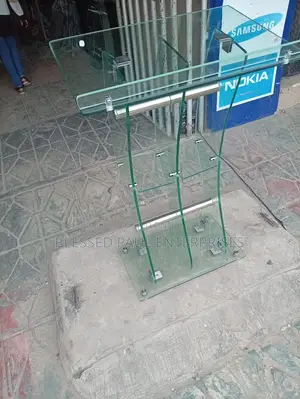 Quality Glass Pulpit