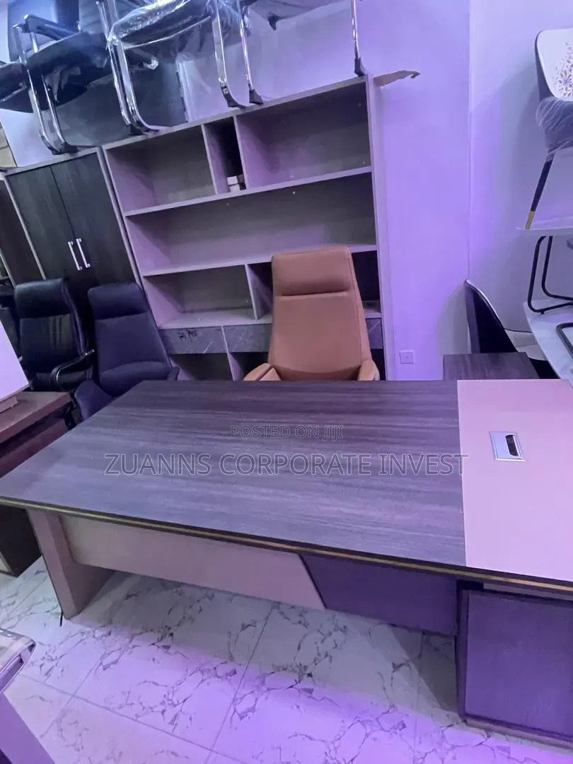 High End Executive Office Tabel