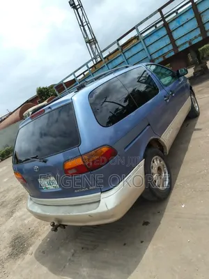 Toyota Sienna 2002 Blue