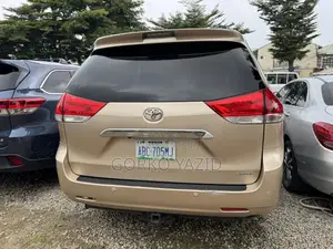Toyota Sienna Limited 7 Passenger 2011 Gold