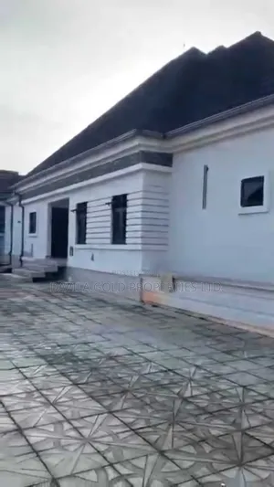4bdrm Bungalow in Benin City for sale