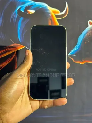 New Apple iPhone 15 128 GB Yellow