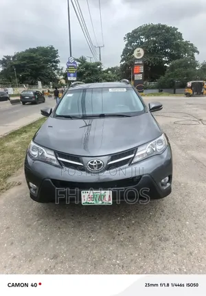 Toyota RAV4 XLE 4dr SUV AWD (2.5L 4cyl 6A) 2015 Black