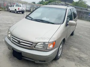 Toyota Sienna CE 2001 Gold