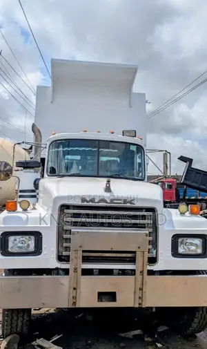 Mack RD Tipper
