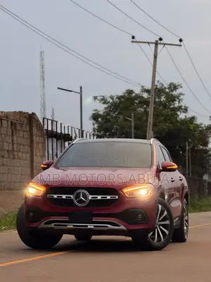 Mercedes-Benz GLA 250 2021 Red