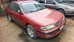 Nissan Primera 2002 Red