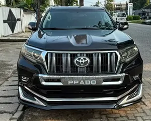 Toyota Land Cruiser Prado 2023 Black