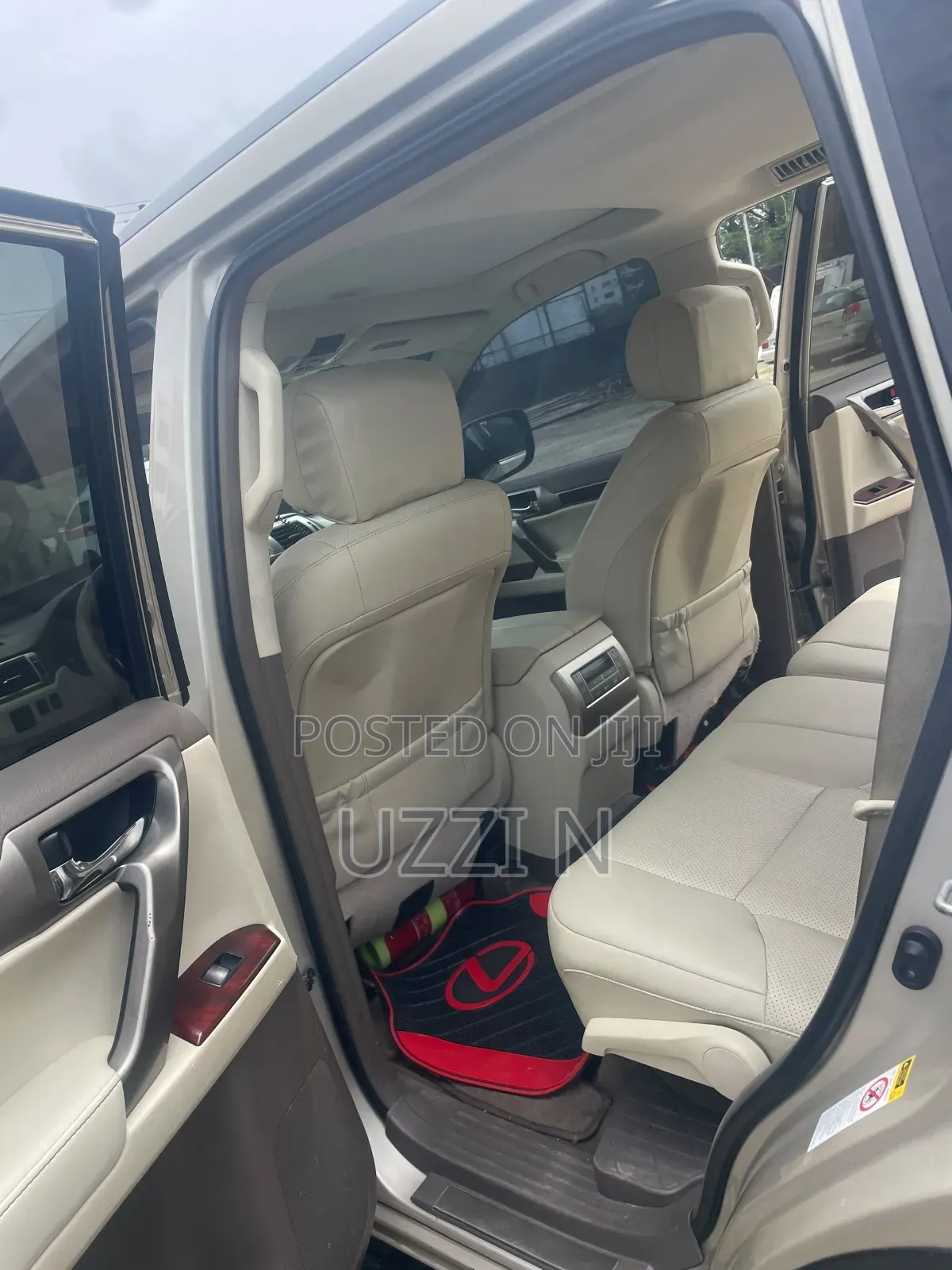 Lexus GX 2011 Gold