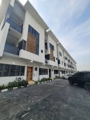 4bdrm Townhouse / Terrace in Admiralty, Lekki Phase 1 for rent