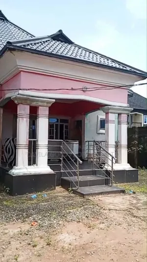 6bdrm Block of Flats in Benin City for sale