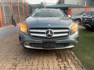 Mercedes-Benz GLA 250 2015 Blue