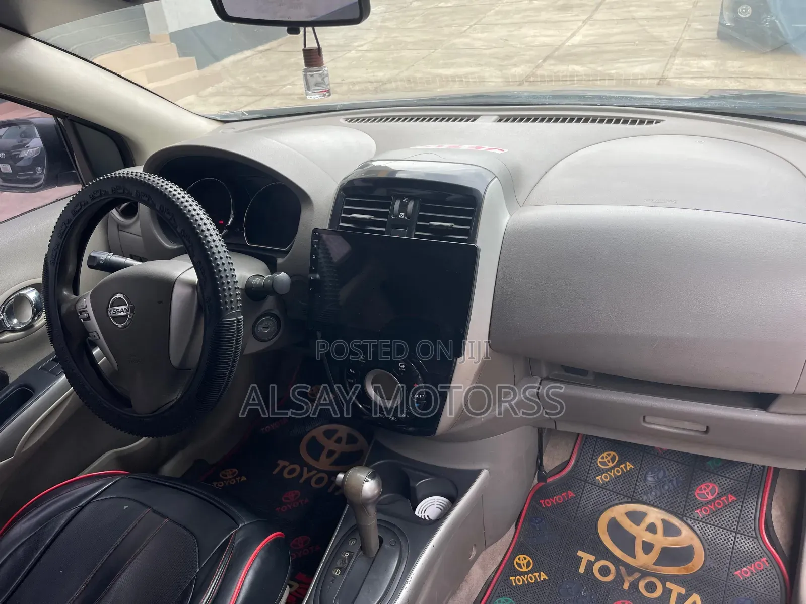 Nissan Almera 2015 Silver