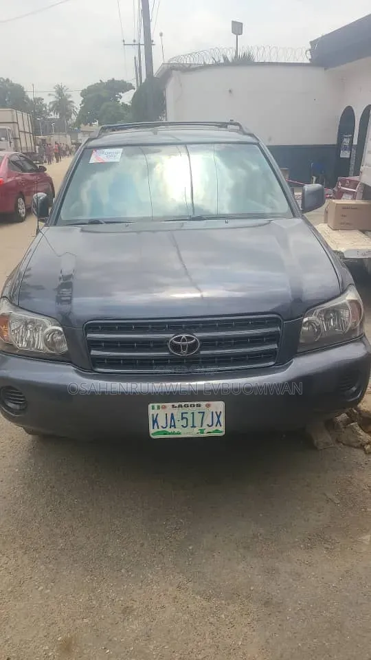 Toyota Highlander 2004 Gray
