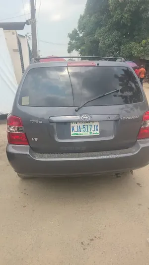 Toyota Highlander 2004 Gray