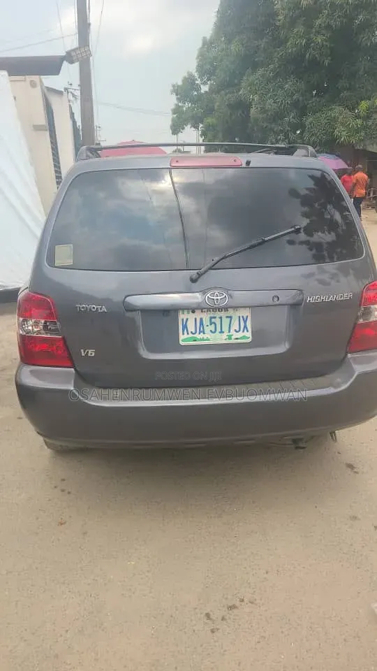 Toyota Highlander 2004 Gray