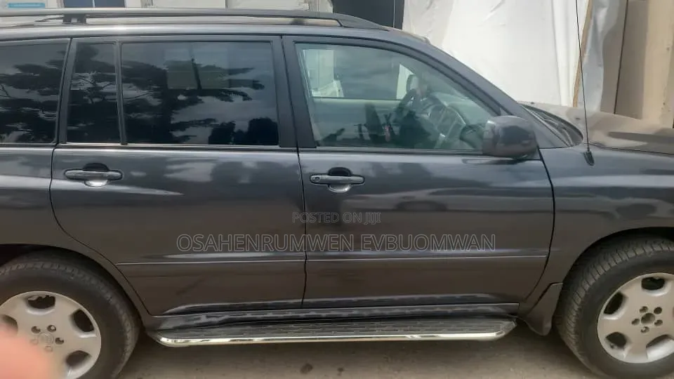 Toyota Highlander 2004 Gray
