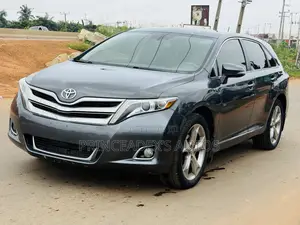 Toyota Camry XLE V6 4dr Sedan (3.5L 6cyl 6A) 2013 Gray