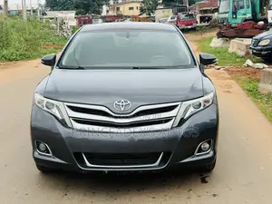 Toyota Camry XLE V6 4dr Sedan (3.5L 6cyl 6A) 2013 Gray