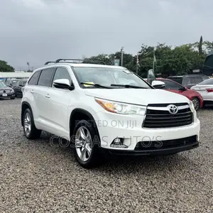 Toyota Highlander Limited 4dr SUV AWD (3.5L 6cyl 6A) 2015 White