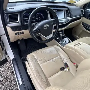 Toyota Highlander Limited 4dr SUV AWD (3.5L 6cyl 6A) 2015 White