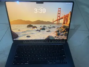 Laptop Apple MacBook Air 2023 M2 8GB Apple M2 SSHD (Hybrid) 500GB